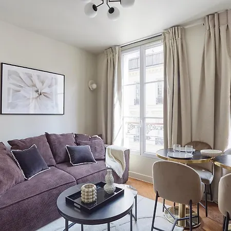 Centre De By Prestige *