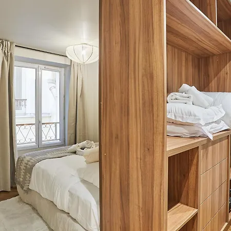 Centre De By Prestige * Parijs