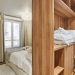Centre De By Prestige * باريس