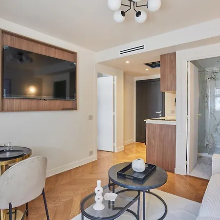 Apartment Centre De By Prestige