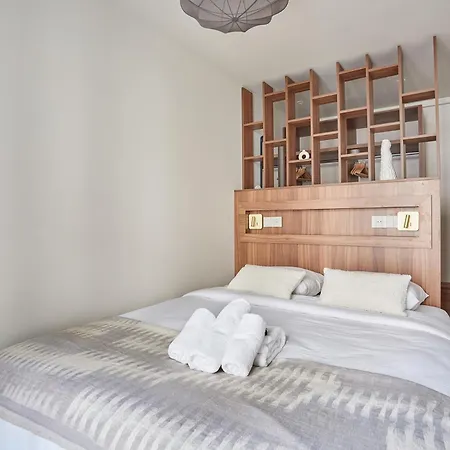 Apartment Centre De By Prestige
