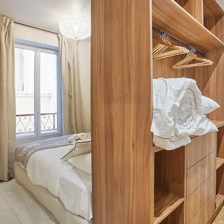 Apartment Centre De By Prestige
