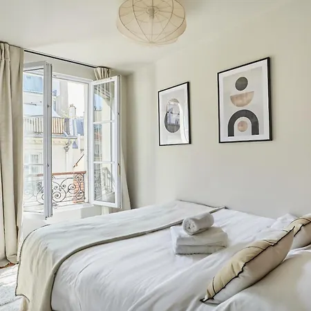 Centre De By Prestige *