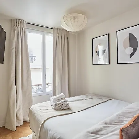 Centre De By Prestige * Parijs