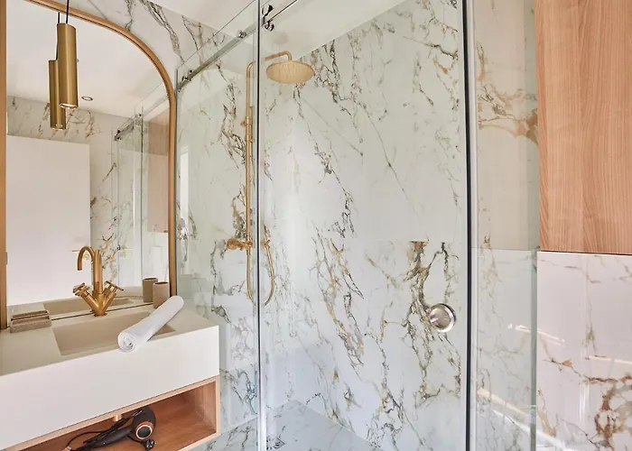 Centre De By Prestige *