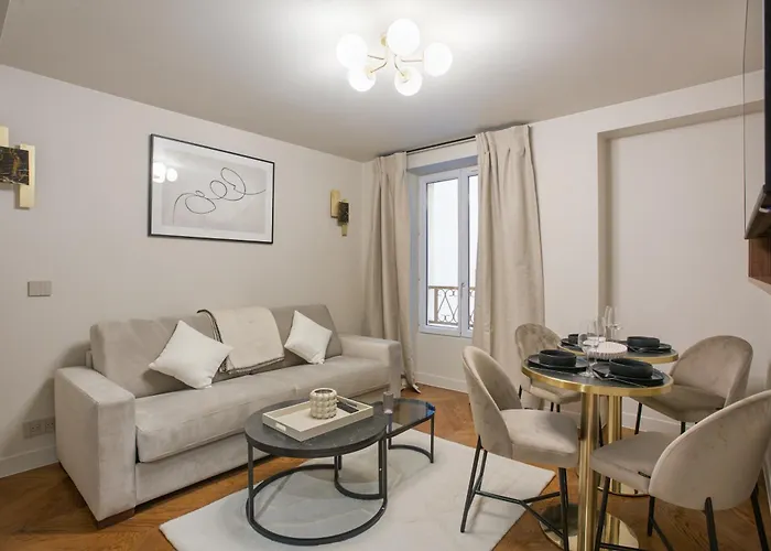 Centre De By Prestige