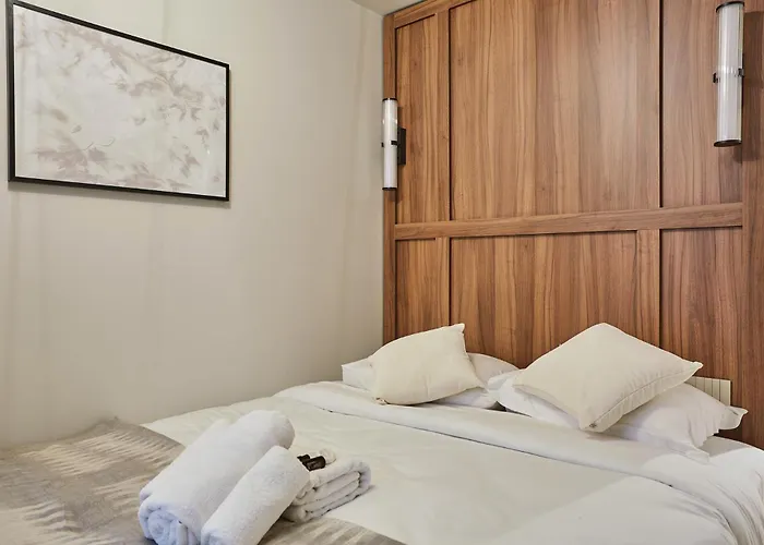 Centre De By Prestige * Parijs