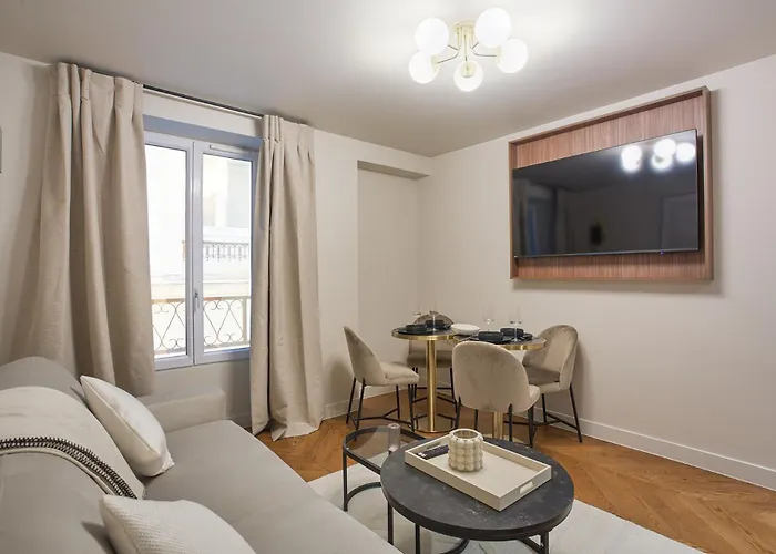 Centre De By Prestige *