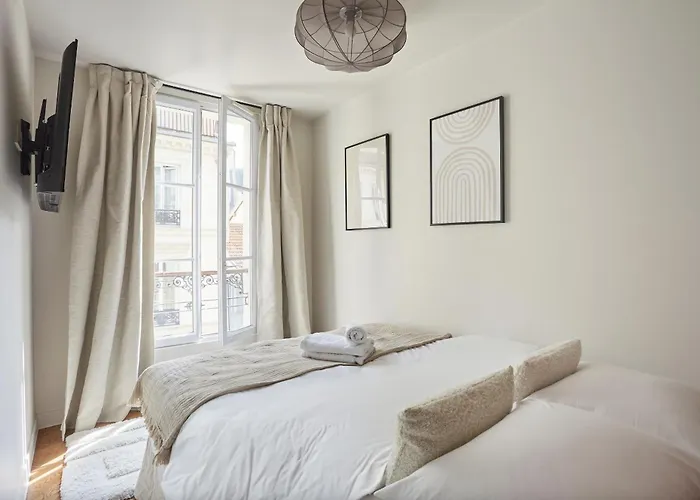 Centre De By Prestige