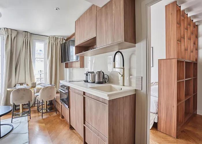 Centre De By Prestige * Parijs