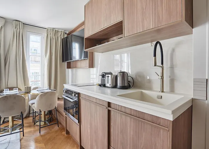 Centre De By Prestige *