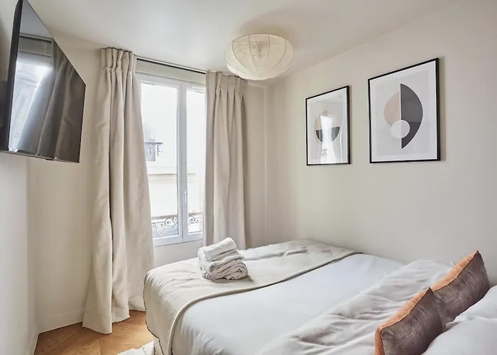 Centre De By Prestige * Parijs