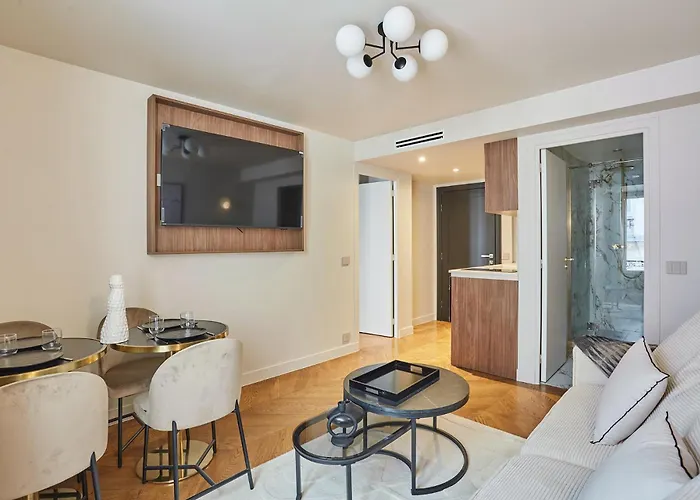 Centre De By Prestige Parijs