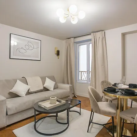 Centre De By Prestige